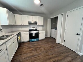 402 Trailside Ter in Springdale, AR - Building Photo - Building Photo