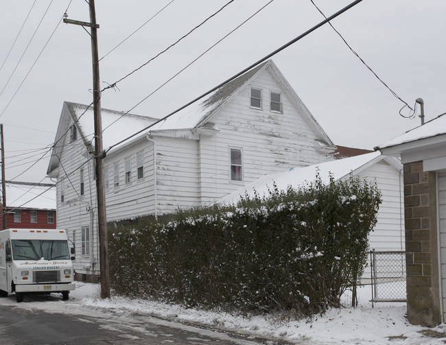 701 Walnut St in Freeland, PA - Building Photo - Building Photo