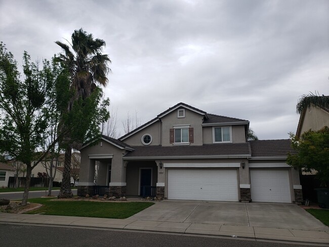 property at 2024 Natchez Way