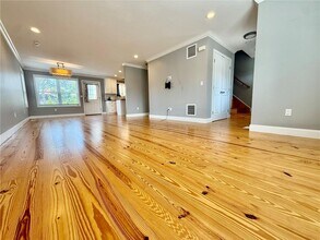 52 Bedlow Ave in Newport, RI - Building Photo - Building Photo