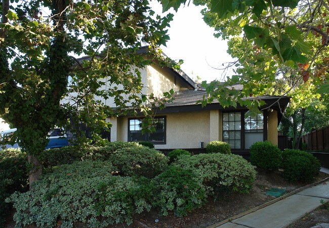 24521 Bendricon Ln in Lake Forest, CA - Building Photo - Building Photo