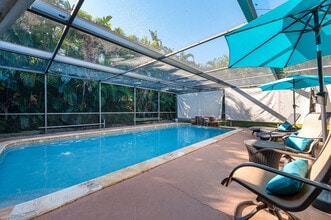 4799 NW 5th Ave in Boca Raton, FL - Building Photo - Building Photo