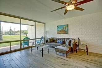 1322 Eleventh St in Port Aransas, TX - Building Photo - Building Photo