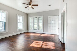 2414 Park Row Ave in Dallas, TX - Building Photo - Building Photo