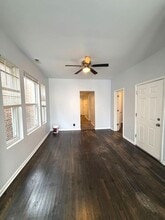 7224 S St Lawrence Ave in Chicago, IL - Foto de edificio - Building Photo