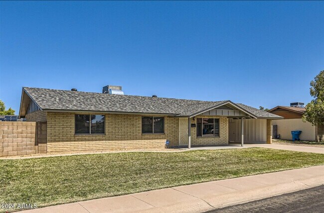 3336 W Surrey Ave in Phoenix, AZ - Building Photo - Building Photo