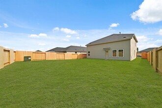 208 Amy St in Angleton, TX - Building Photo - Building Photo