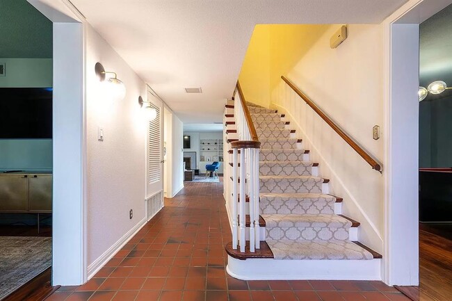 6106 Cherrylawn Cir in Austin, TX - Building Photo - Building Photo
