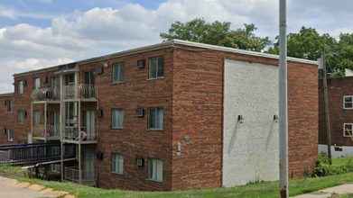 Golden Arms Condominiums in Cincinnati, OH - Building Photo - Building Photo