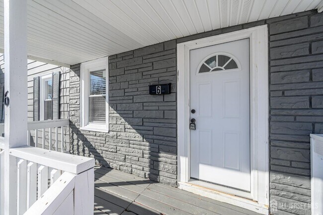 8 Orchard St in Matawan, NJ - Building Photo - Building Photo