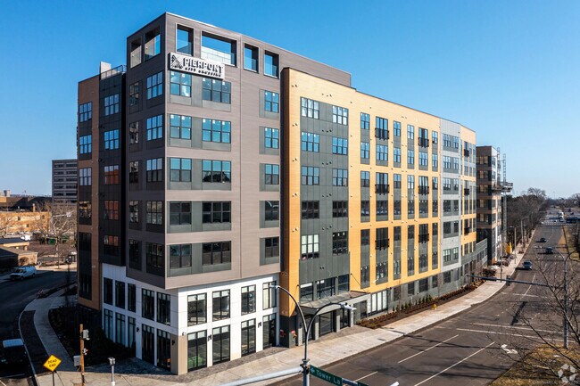 9 Tower Ln in New Haven, CT - Building Photo - Building Photo