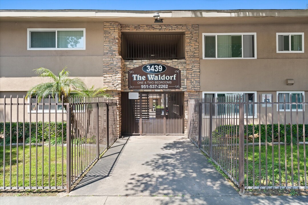 Waldorf Apartments- Riverside, CA in Riverside, CA - Building Photo