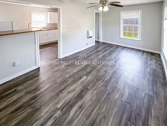 404 E Buffalo St in Forney, TX - Building Photo - Building Photo