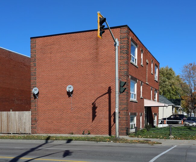 315 Strathearne Ave in Hamilton, ON - Building Photo - Building Photo