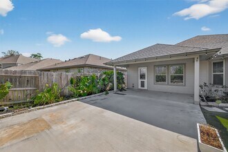 2701 Sagedale Dr in Conroe, TX - Building Photo - Building Photo