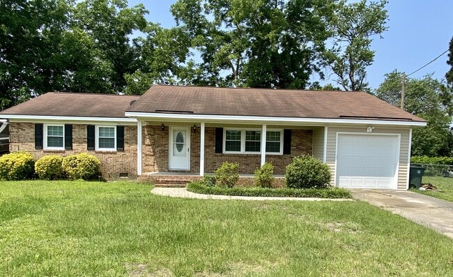 5421 Silver Pine Ct in Fayetteville, NC - Foto de edificio - Building Photo