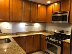 1226 Saint Paul St, Unit 1 in Baltimore, MD - Foto de edificio - Building Photo