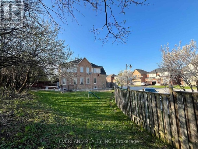 property at 38 Kimberly Ct