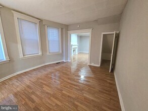 5825 Ashland Ave in Philadelphia, PA - Building Photo - Building Photo