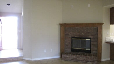 501 Quail Rock Ave in Bakersfield, CA - Building Photo - Building Photo