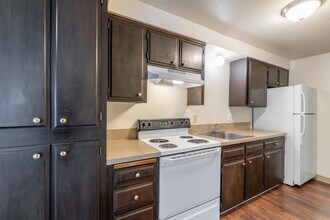 Wayside Apartments in Salem, OR - Foto de edificio - Interior Photo