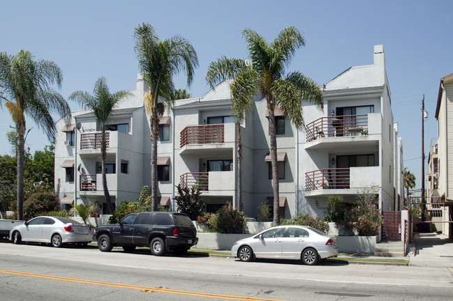 801 Redondo Ave in Long Beach, CA - Building Photo - Building Photo