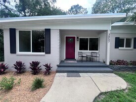 3857 W University Ave in Gainesville, FL - Building Photo