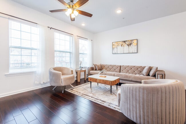 33 Landmark Ln in Fair Lawn, NJ - Foto de edificio - Building Photo