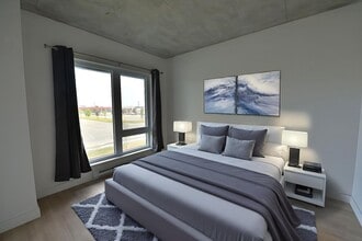 37 Brunswick Blvd in Dollard-des-Ormeaux, QC - Building Photo - Building Photo