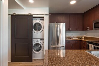 1080 Park Blvd, Unit 702 in San Diego, CA - Building Photo - Building Photo