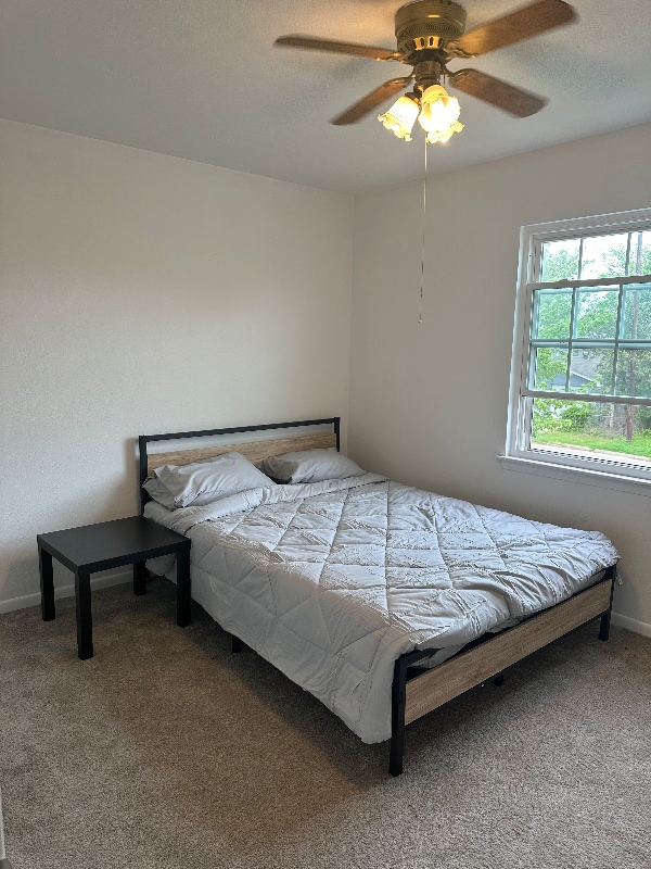 1902 SE 4th St in Grand Prairie, TX - Foto de edificio - Building Photo