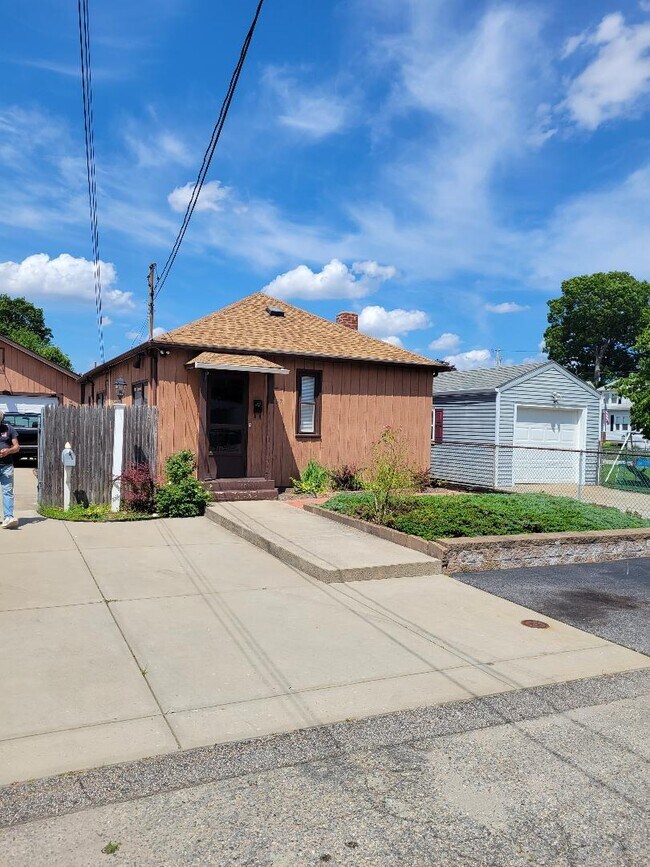 67 Pond St Apartments and Nearby Cranston Apartments For Rent