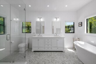 343 N Skyewiay Rd in Los Angeles, CA - Building Photo - Building Photo