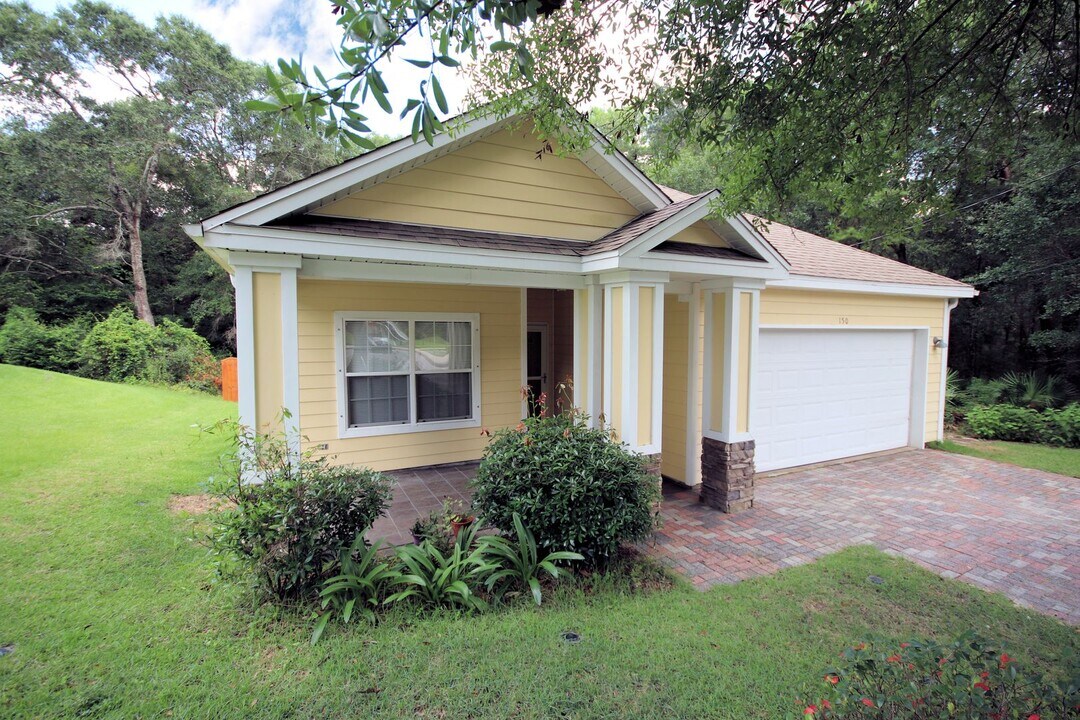 150 Jefferson St in Niceville, FL - Building Photo