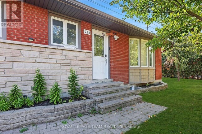 property at 925 Moorvale St