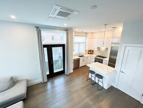 299 Concord Ave in Cambridge, MA - Foto de edificio - Building Photo