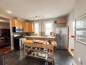 27 Watson St, Unit #1 in Cambridge, MA - Building Photo - Building Photo