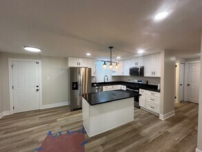 1707 Winthrop Ln in Schaumburg, IL - Building Photo - Building Photo