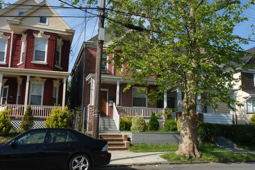 399 Compton Ave in Perth Amboy, NJ - Building Photo