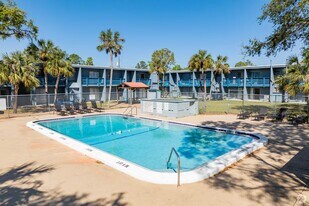 12401 N 15th St, Unit Cinnamon Cove - 1 Bedroom in Tampa, FL - Building Photo
