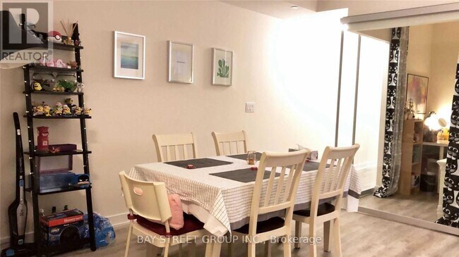 17 Dundonald St in Toronto, ON - Building Photo - Building Photo