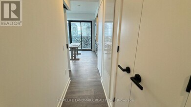 55-3355 Charles St E in Toronto, ON - Building Photo - Building Photo