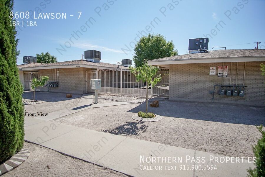 8608 Lawson St in El Paso, TX - Building Photo