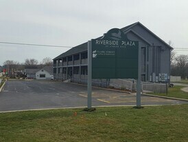 325 S Clark St, Unit 1F in North Utica, IL - Building Photo