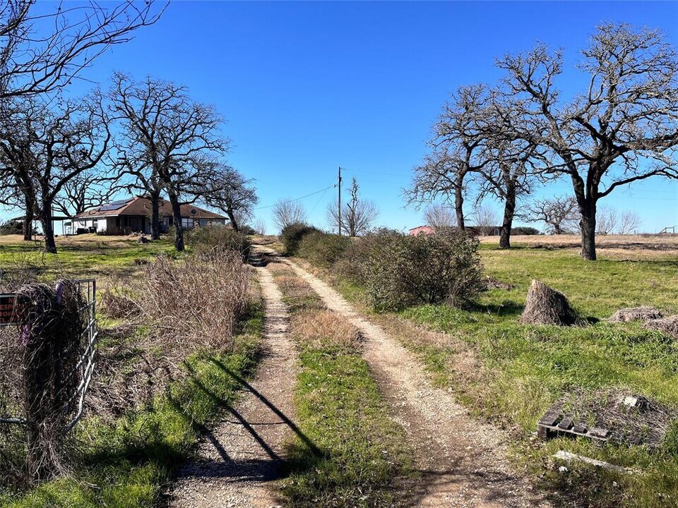 162 FM 672 in Dale, TX - Building Photo