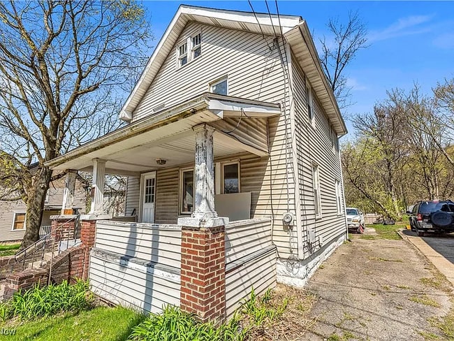 property at 201 Alberti Ct
