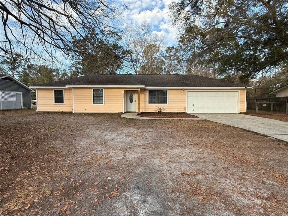 1343 Cate Rd in Brunswick, GA - Building Photo