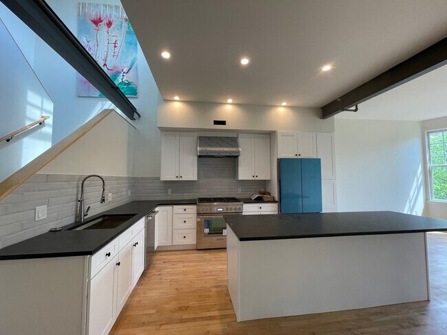 58 Regent St, Unit 4 in Cambridge, MA - Building Photo - Building Photo