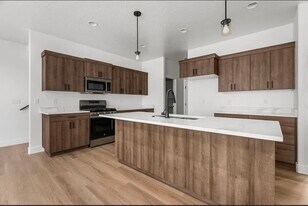 4164 S Crimson Cir in Washington, UT - Building Photo