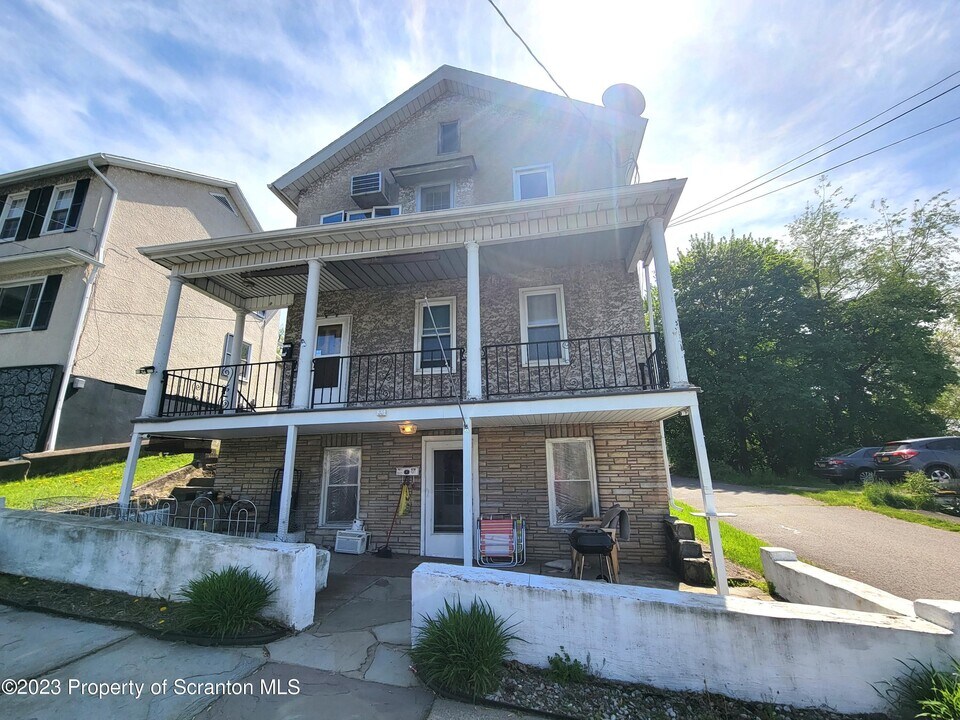 420 Genet St in Scranton, PA - Building Photo